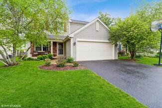 990 Rosefield Ln, Aurora, IL 60504