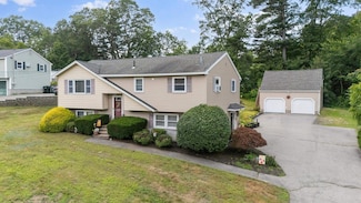 17 Dyson Dr, Salem, NH 03079