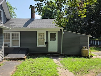 302 Hazard Ave, Enfield, CT 06082