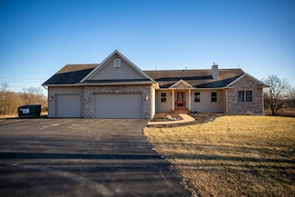 7753 N Crestview Rd, Stillman Valley, IL 61084