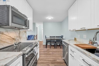 4206 Golden Oaks Ln, Monterey, CA 93940