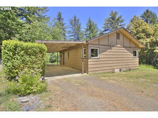 27571 Sitka Ln, Gold Beach, OR 97444