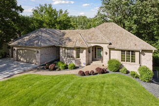 6945 Edgebrook Place, Eden Prairie, MN 55346