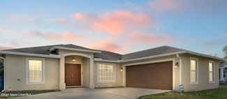 386 Sarah Rd SW, Palm Bay, FL 32908