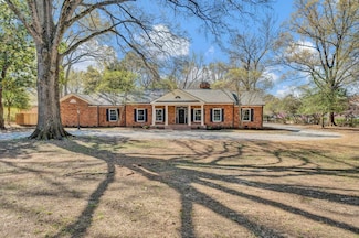 4679 Walnut Grove Rd, Memphis, TN 38117