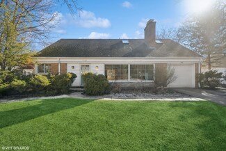 3121 Illinois Rd, Wilmette, IL 60091