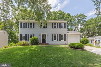 9361 Tartan View Dr, Fairfax, VA 22032