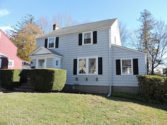 86 Parkway Dr, Stratford, CT 06614