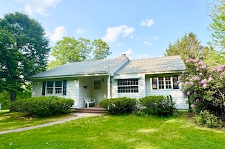91 Fairground Rd, Springfield, VT 05156