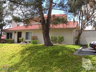 977 Quarterhorse Ln, Oak Park, CA 91377