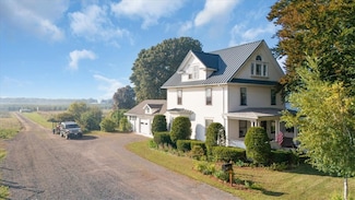7015 Lake Ave, Williamson, NY 14589