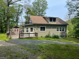 665 MacOpin Rd, West Milford, NJ 07480