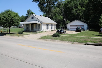 1433 N 8th St, Council Bluffs, IA 51503