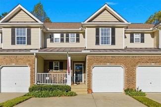 421 Red Coat Ln, Woodstock, GA 30188