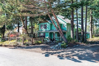 748 55th St, Port Townsend, WA 98368