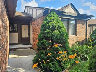 4866 Elm Tree Ln Unit 76, Warren, MI 48092