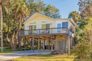 203 E Huron Ave, Folly Beach, SC 29439