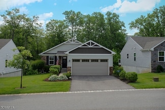 10 Devon Ct, Hamburg, NJ 07419