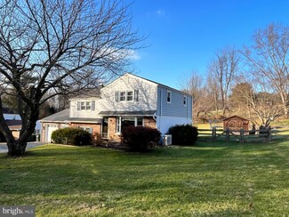 1411 Manorwood Dr, West Chester, PA 19382