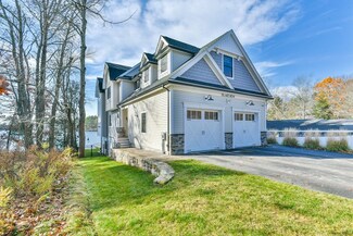15 Lakeview Rd, Webster, MA 01570