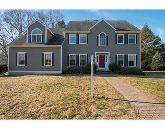 28 Holly Ln, Beverly, MA 01915