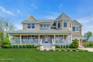 39 Valentine St, Monmouth Beach, NJ 07750