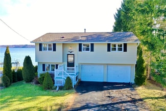 5388 W Lake Rd, Auburn, NY 13021