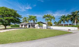 27550 SW 163rd Ct, Homestead, FL 33031