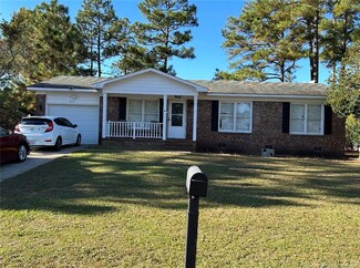 215 Eppingdale Dr, Spring Lake, NC 28390