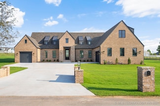 207 W 172nd St S, Mounds, OK 74047