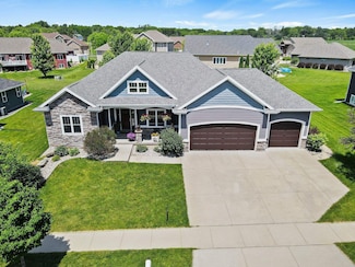 805 Mourning Dove Dr, Cottage Grove, WI 53527