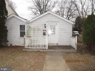 402 Shaver Dr, Florence, NJ 08518