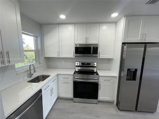 7960 Sunrise Lakes Dr N Unit 304, Sunrise, FL 33322