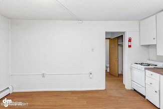 2608 W 30th Ave, Anchorage, AK 99517