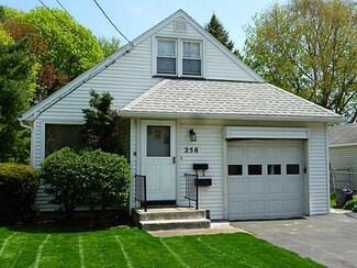 256 Bleacker Rd, Rochester, NY 14609