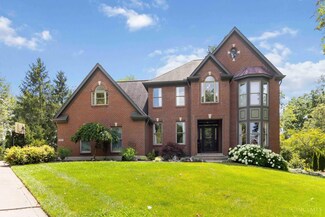 10101 Chatham Woods Dr, Loveland, OH 45140