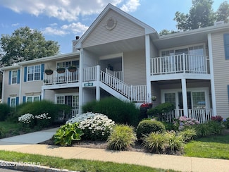 39 Players Cir, Tinton Falls, NJ 07724