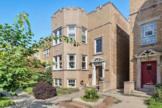 2626 W Lunt Ave, Chicago, IL 60645