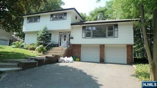 48 Rock Rd, Englewood Cliffs, NJ 07632