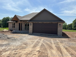 2060 N Everly Dr, Tahlequah, OK 74464