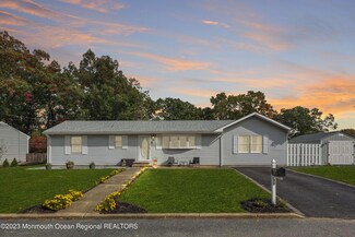 20 Western Dr, Howell, NJ 07731