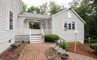 13 Happy Ln, Londonderry, NH 03053
