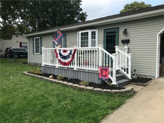 1535 Charles St, Hermitage, PA 16148