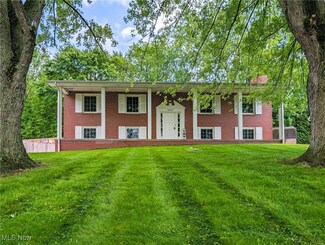 3433 Meadowwood St NW, Massillon, OH 44646