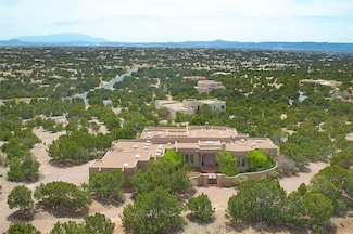 3173 Vista Sandia, Santa Fe, NM 87506