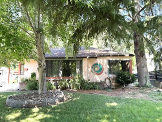 24 S Keene Way Dr, Medford, OR 97504