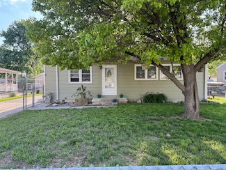1220 N 19th St, Council Bluffs, IA 51501