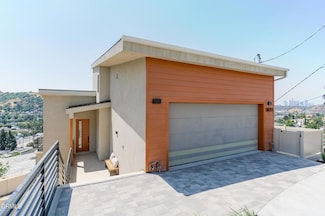 3870 W Point Dr, Los Angeles, CA 90065