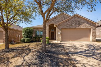 2932 Maple Creek Dr, Fort Worth, TX 76177