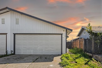 5931 Clover Manor Way, Sacramento, CA 95824